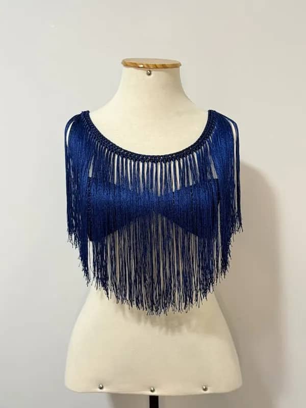 Top de franjas azul-marinho de decote redondo